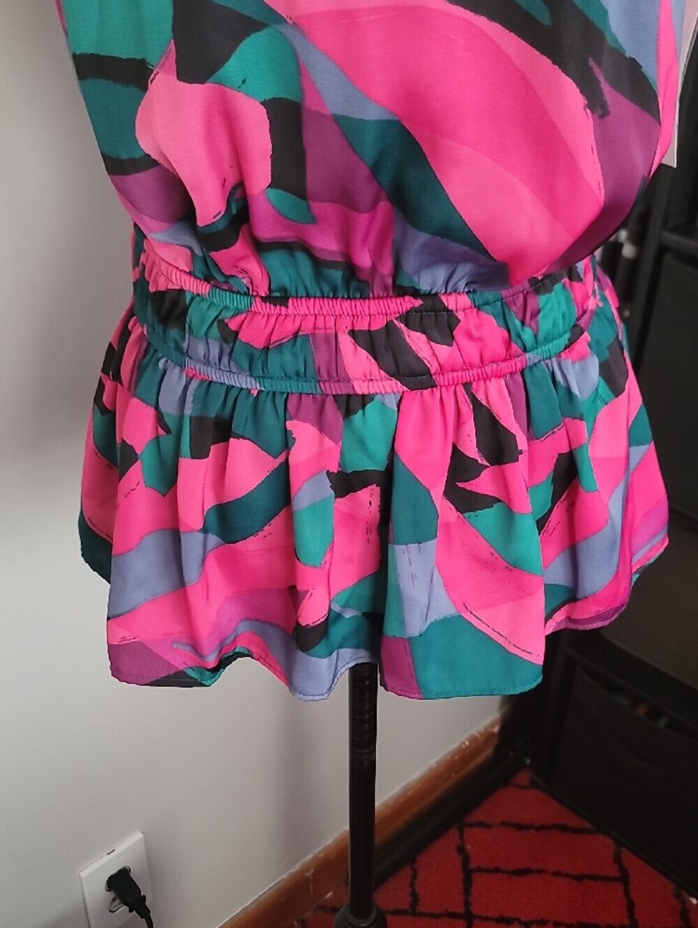 Nine West Pink & Teal Halter Ruffled Waist Top-NWT - Picture 4 of 8